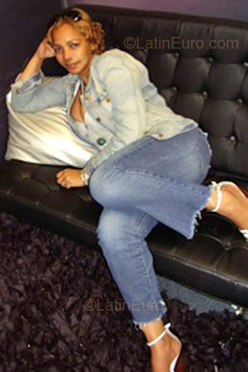 Date this attractive Dominican Republic girl Miosotys from Santo Domingo DO59