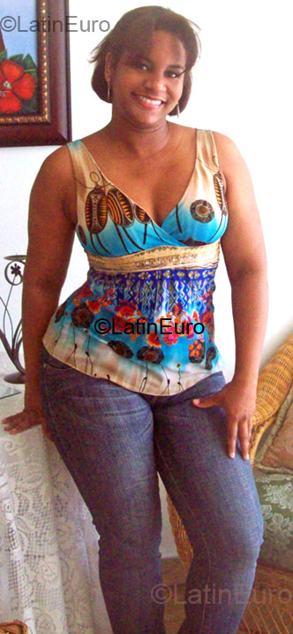 Date this voluptuous Dominican Republic girl Natalia from Santo Domingo DO67