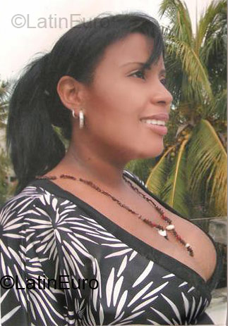 Date this lovely Dominican Republic girl Katia Eulaya from San Cristobal DO75