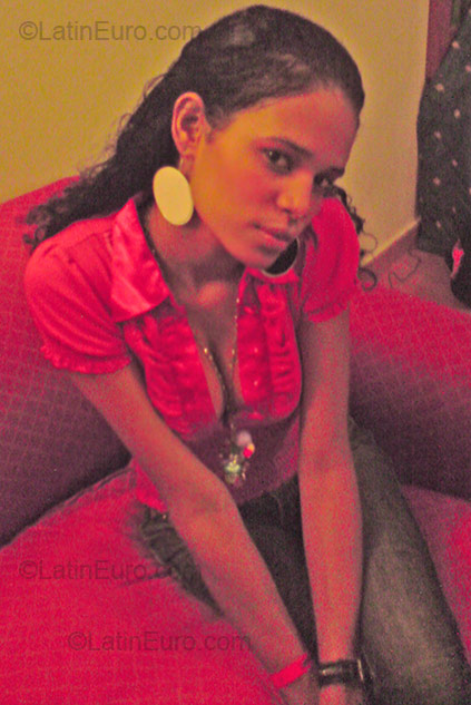 Date this passionate Dominican Republic girl Penelope Gabriela from Santo Domingo DO90