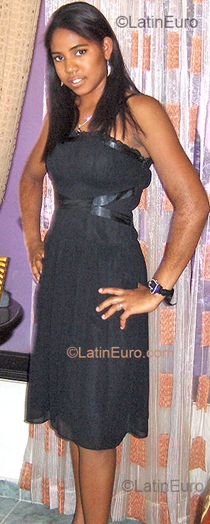 Date this happy Dominican Republic girl Zuleiky from Cotui DO94