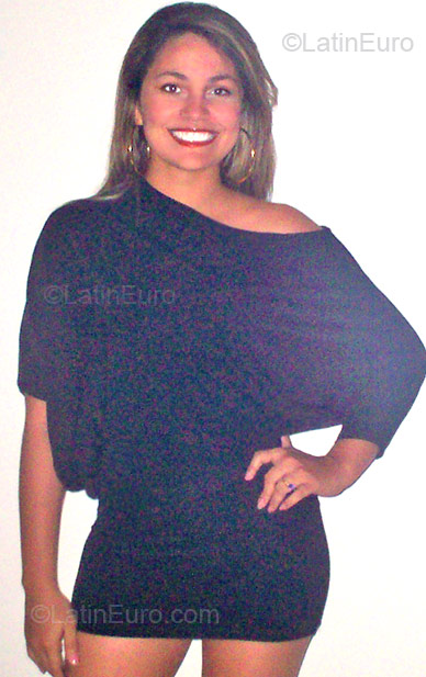 Date this athletic Colombia girl Flavia from Barranquilla CO94