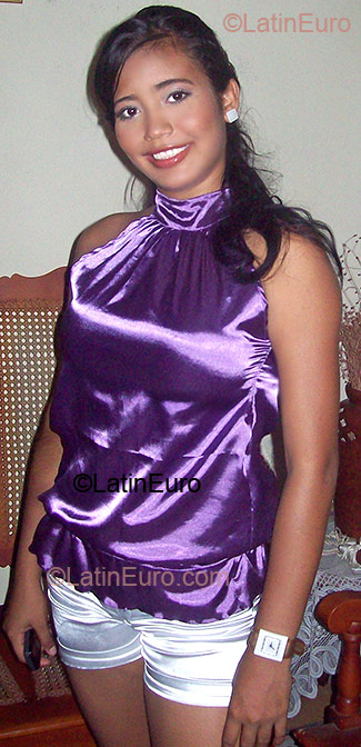 Date this young Colombia girl Nataly from Cartagena CO98