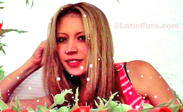 Date this lovely Colombia girl Alexandra from Medellin CO101