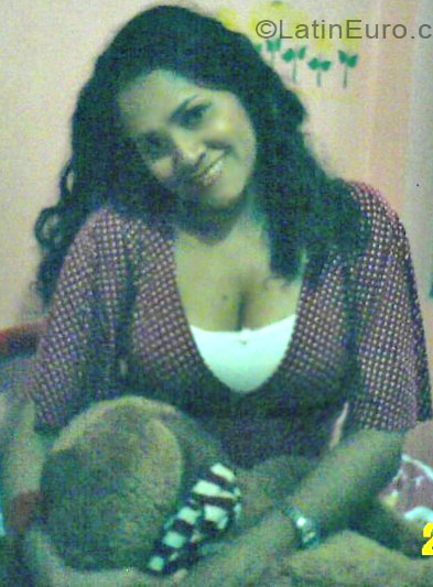 Date this hard body Colombia girl Maphy from Bogota CO104