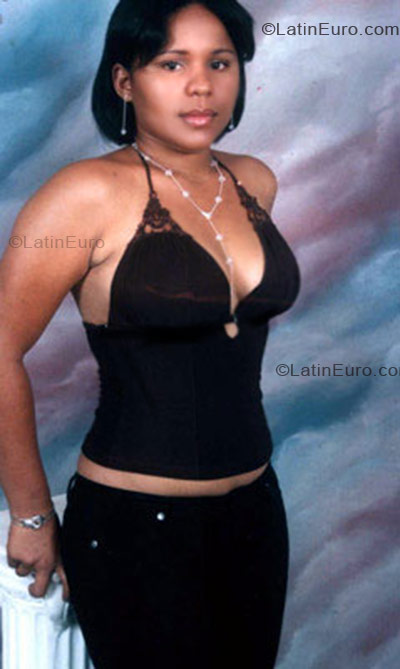 Date this exotic Dominican Republic girl Mileisi from Santo Domingo DO113