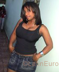 Date this attractive Brazil girl Ariadiny Cristina from Uberlandia BR156
