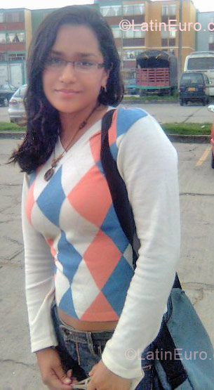 Date this attractive Colombia girl Lina Marcela from Bogota CO120