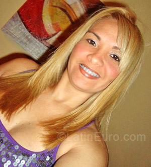 Date this georgeous Brazil girl Carla from RIO DE JANEIRO BR166