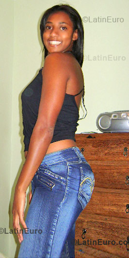 Date this foxy Brazil girl Adriana Aparecida from Itabira BR171