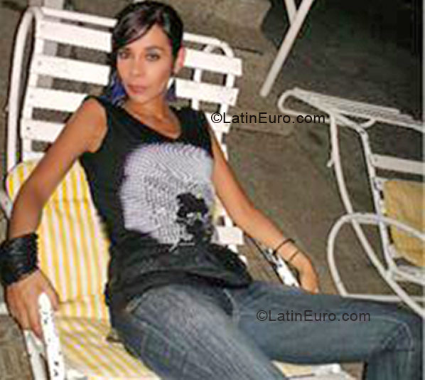 Date this pretty Colombia girl Vivian Ibette Martinez Ardila from  CO179