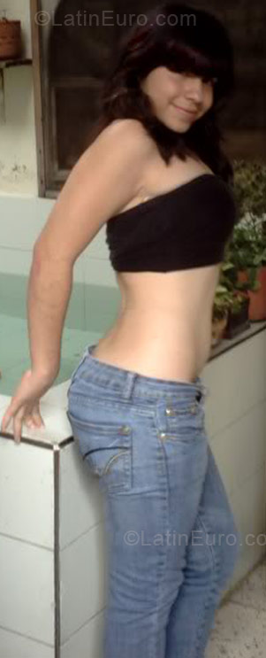 Date this young Colombia girl Jennifer Andrea from Palmira CO191