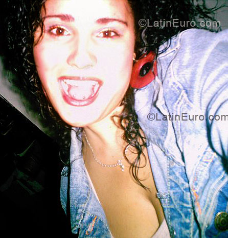 Date this georgeous Colombia girl Carolina from Cali CO203