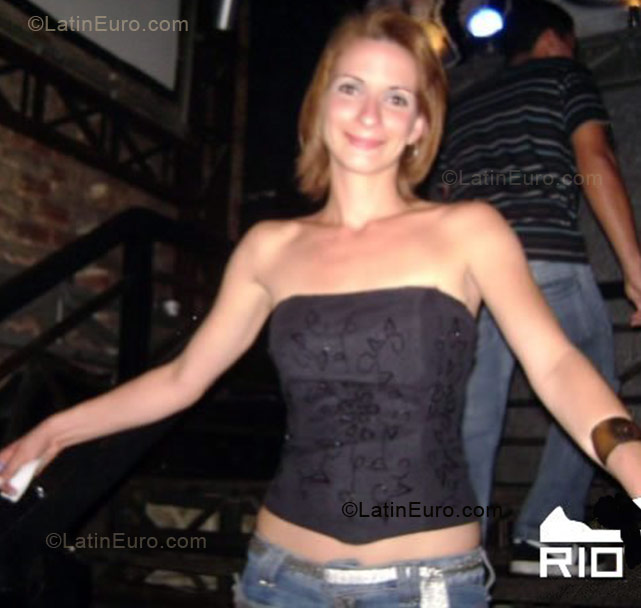 Date this good-looking Brazil girl Vanessa from Rio De Janeiro BR300