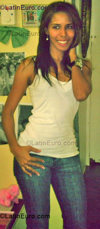 Date this passionate Dominican Republic girl Elizabeth from Santiago DO214