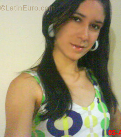 Date this stunning Brazil girl Amanda from Governador Valadares BR302