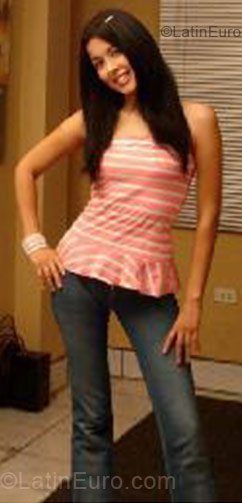 Date this voluptuous Colombia girl Marcela from Barranquilla CO209