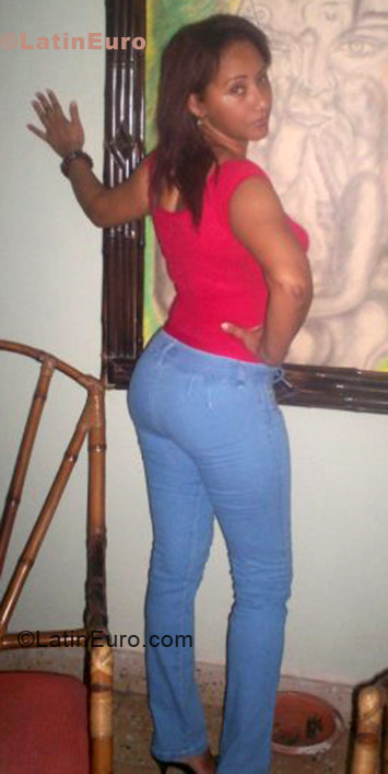 Date this georgeous Colombia girl Martha Lucia from  CO219