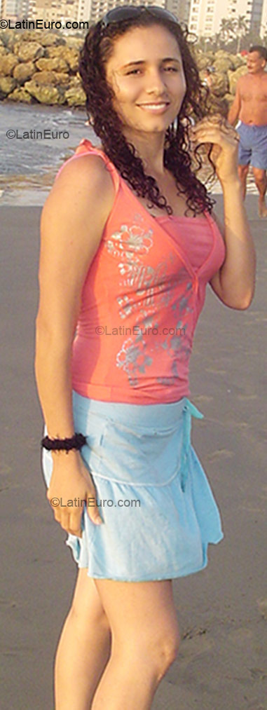 Date this happy Colombia girl Teresa from Rionegro CO246