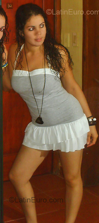 Date this attractive Dominican Republic girl Albania from Santo Domingo DO252
