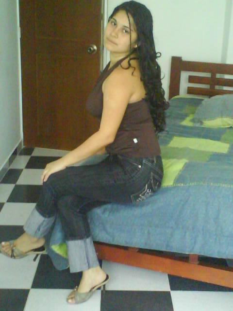 Date this athletic Colombia girl Diana.21 from Armenia CO259