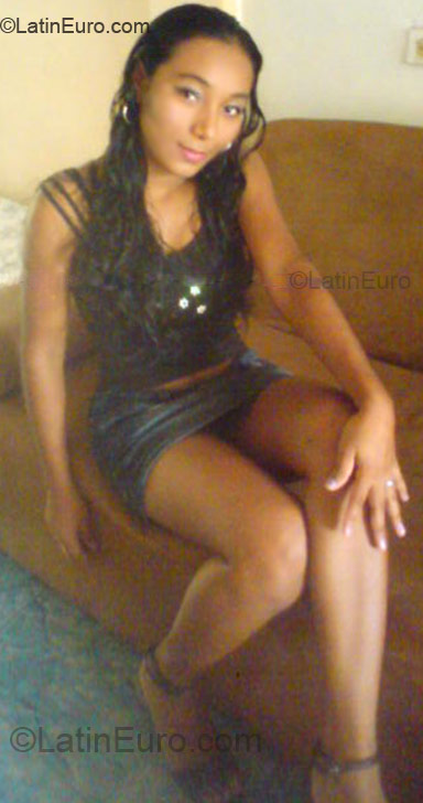 Date this happy Colombia girl Naibeth from Cartagena CO265