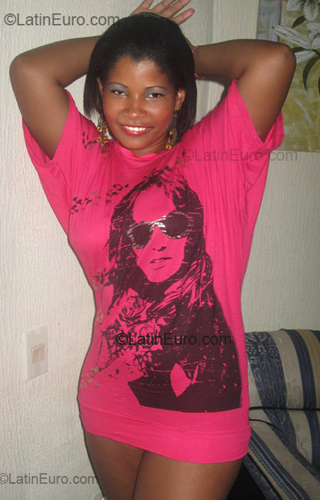 Date this tall Colombia girl Emerita from Cali CO267