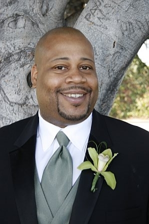 Date this voluptuous United States man Lawrence from Los Angeles HN3