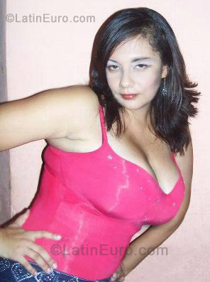Date this gorgeous Colombia girl Cecilia Maria from Soledad CO301