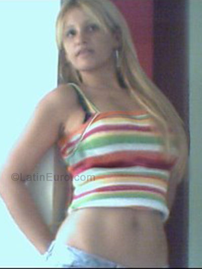 Date this sultry Brazil girl Soraia from Campos BR426