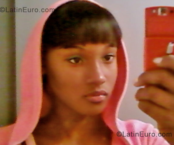 Date this pretty Brazil girl Eliane from Rio De Janeiro BR438
