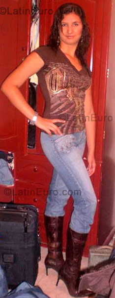 Date this beautiful Colombia girl Alexandra from Quimbaya CO322