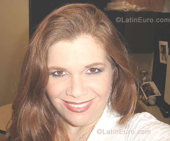 Date this young Colombia girl Karen from Barranquilla CO328