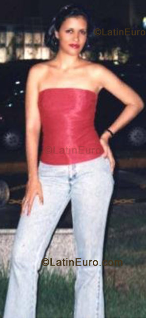 Date this hard body Brazil girl Talita from Recife BR482