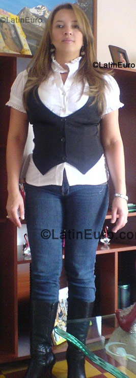 Date this georgeous Colombia girl Magnolia from Bogota CO370