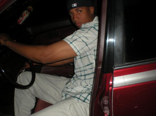 Date this athletic United States man Elmaster from Dominican Republic US1114