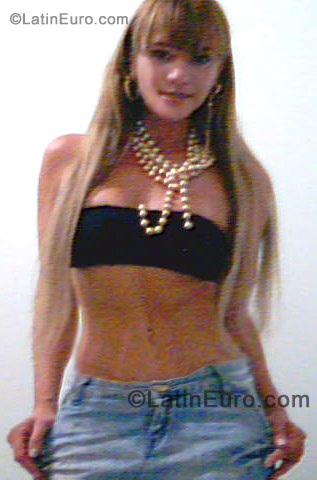 Date this sultry Brazil girl Emily from Criciuma BR506