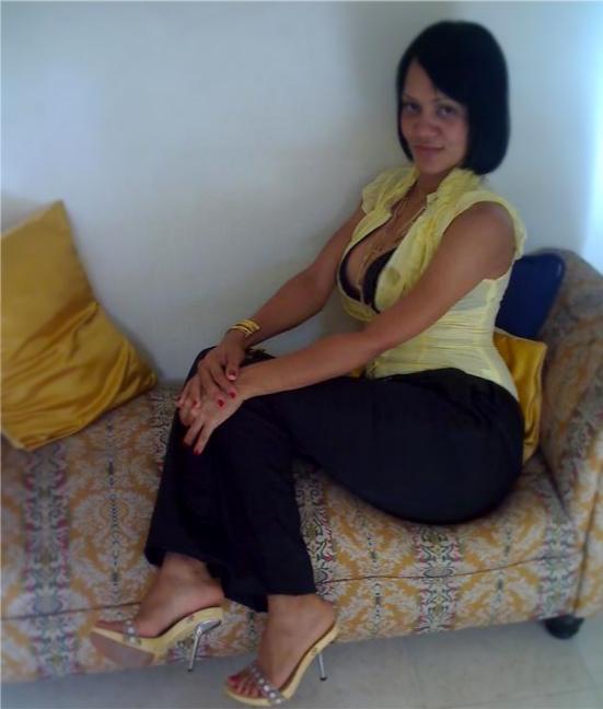 Date this young Dominican Republic girl Angie from Santiago DO435