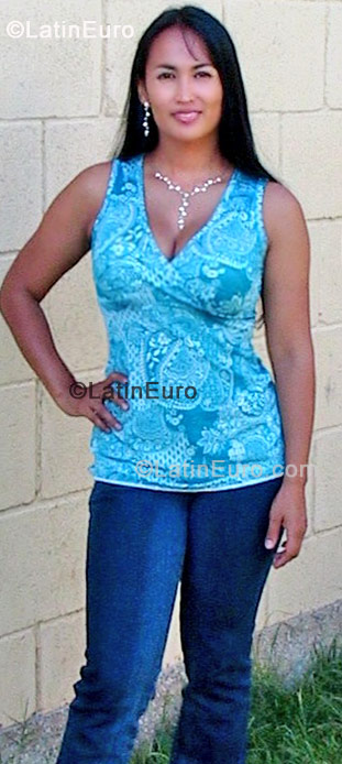 Date this beautiful Colombia girl Yobana from Medellin CO446