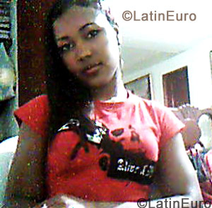 Date this charming Dominican Republic girl Damaris Inmaculada from Santo Domingo DO472