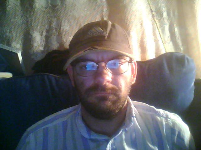 Date this delightful Canada man Adamrjrogers from Guelph CA40