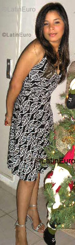 Date this pretty Dominican Republic girl Ircania from La Vega DO486