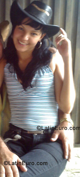 Date this fun Colombia girl Lady Johana from Cali CO478