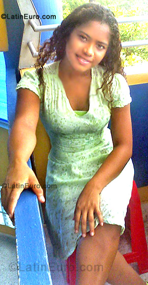 Date this cute Colombia girl Carolain from Barranquilla CO509