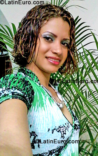 Date this beautiful Dominican Republic girl Nathalia from La Vega DO538