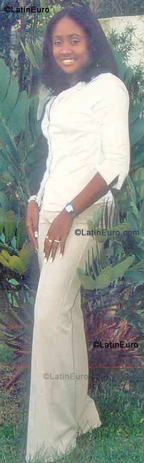 Date this foxy Dominican Republic girl Lillian from Puerto Plata DO569