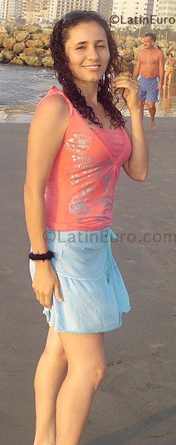 Date this nice looking Colombia girl Teresa from Rionegro CO544
