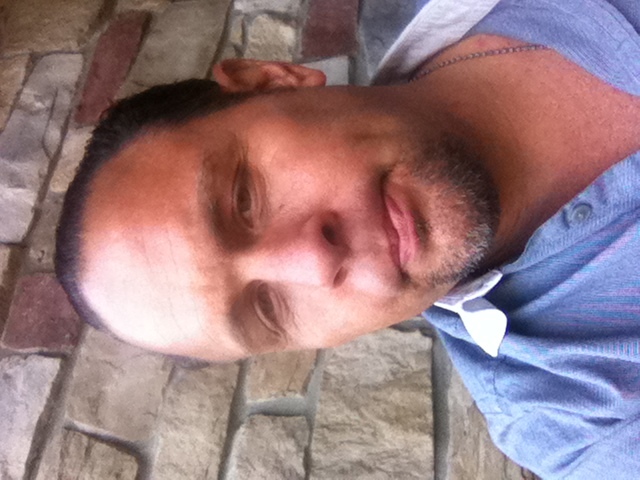Date this stunning United States man Michael from Lancaster US1644