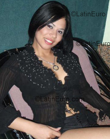 Date this fun Dominican Republic girl Ivonne from Santiago DO586