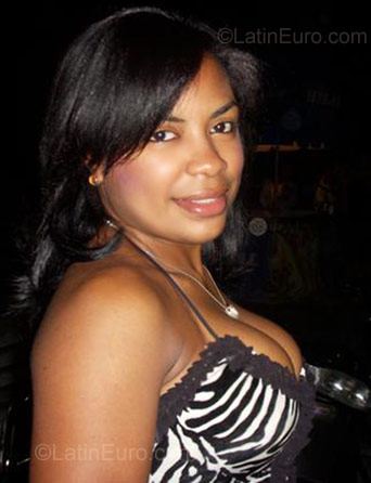 Date this sultry Dominican Republic girl Olga Lorena from San Pedro De Macoris DO620